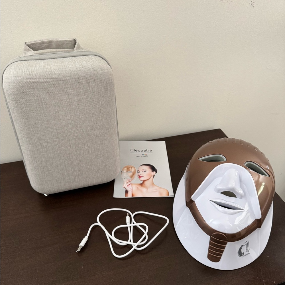 Cleopatra LED Light Mask with Case